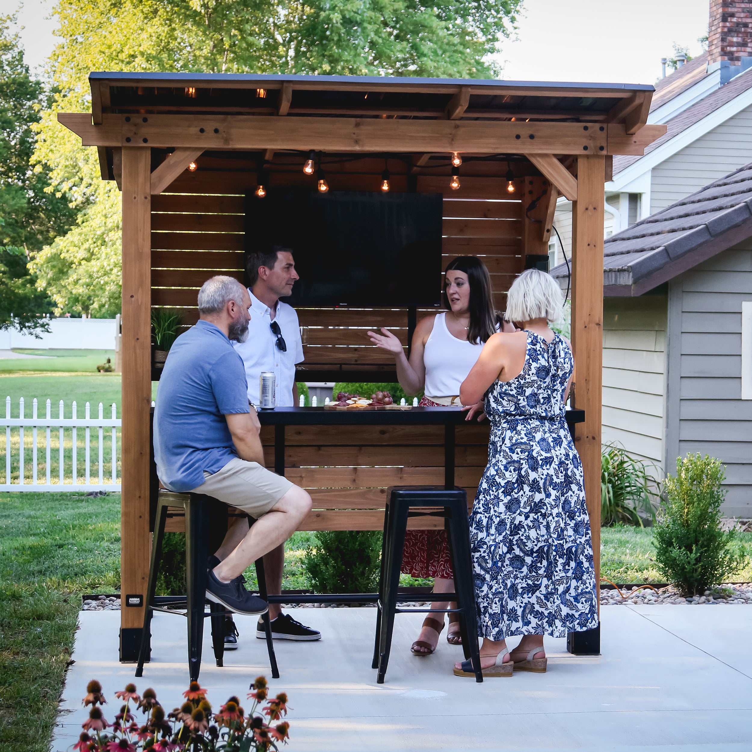 Cedar Springs Outdoor Bar Privacy Wall