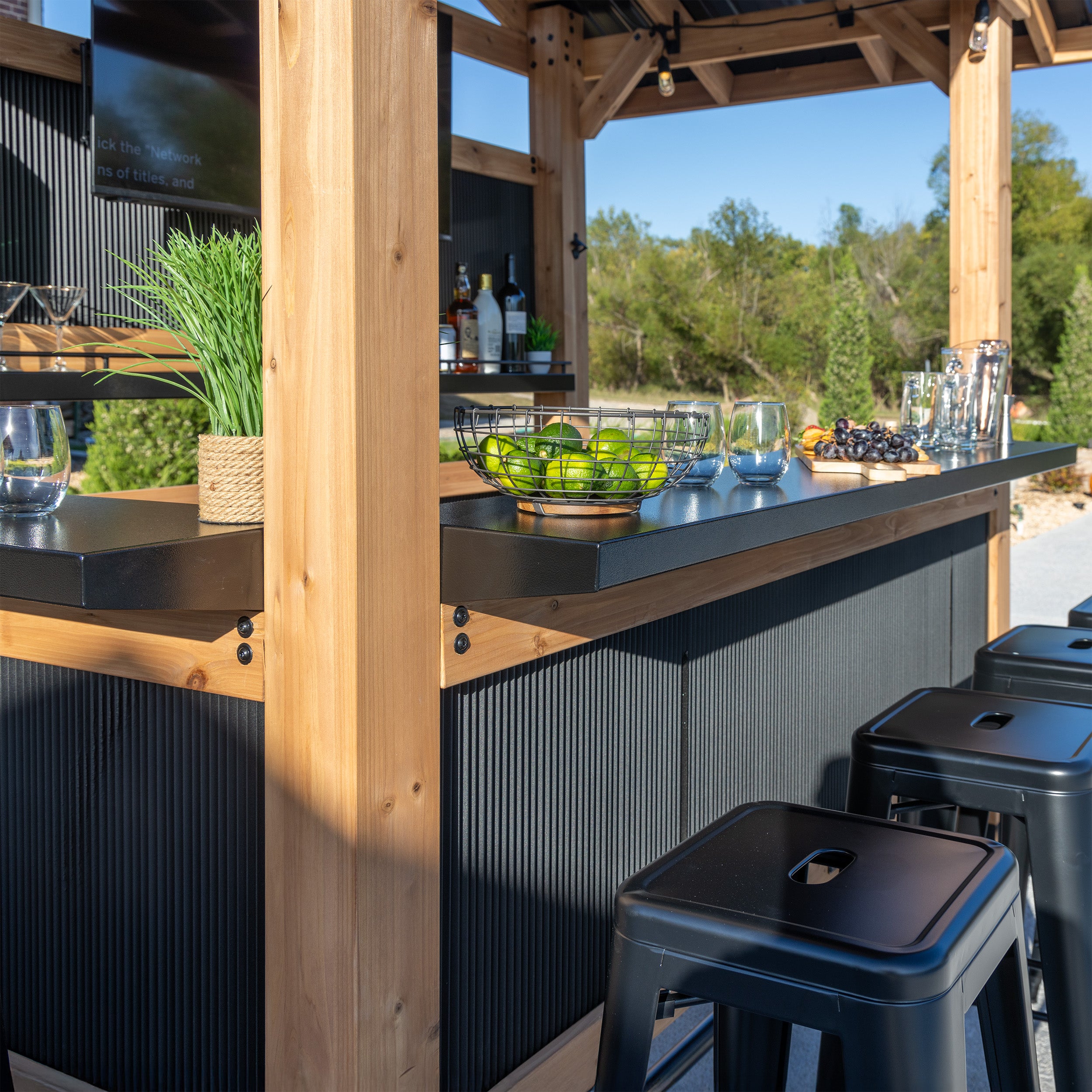 Palisade Outdoor Bar sitting space