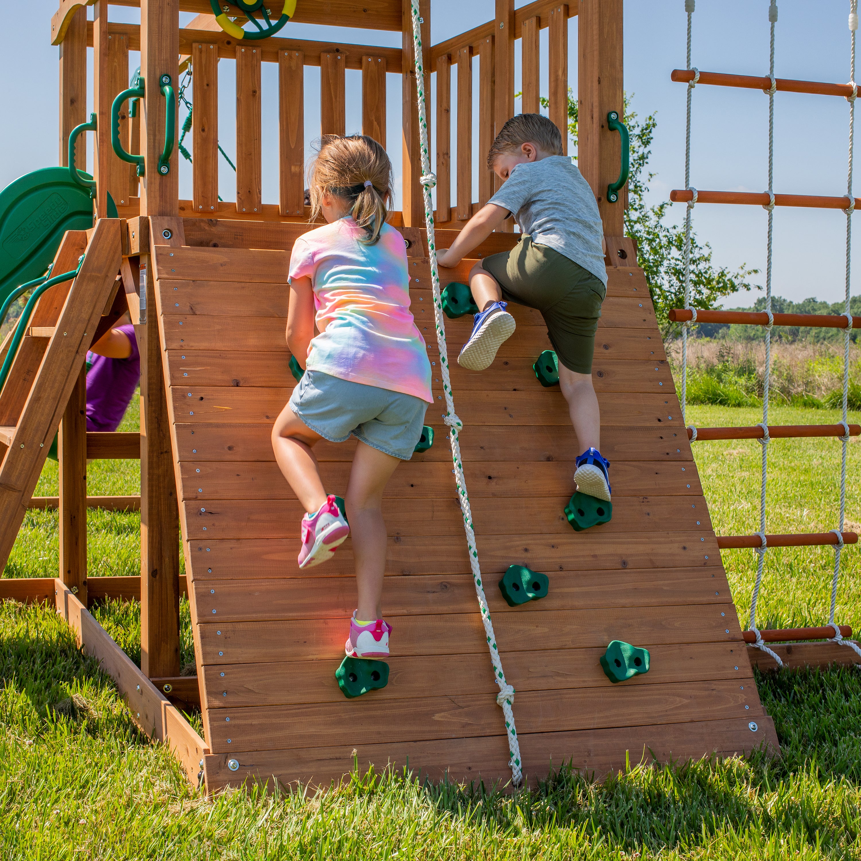 GRAYSON PEAK CLIMBING WALL