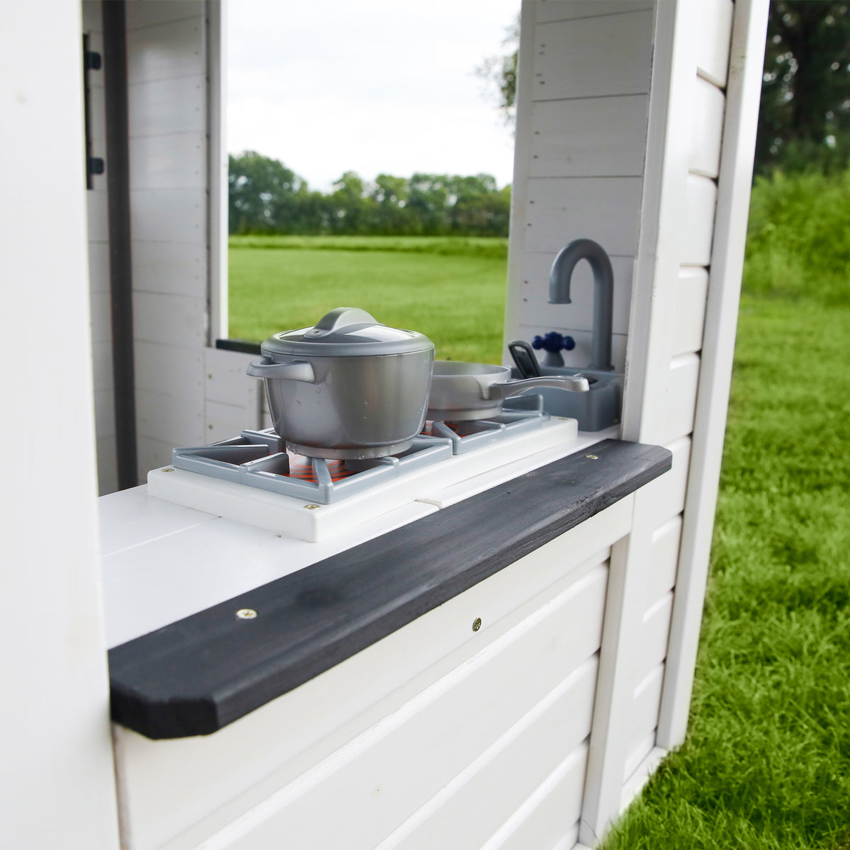 Sweetwater Cubby House White